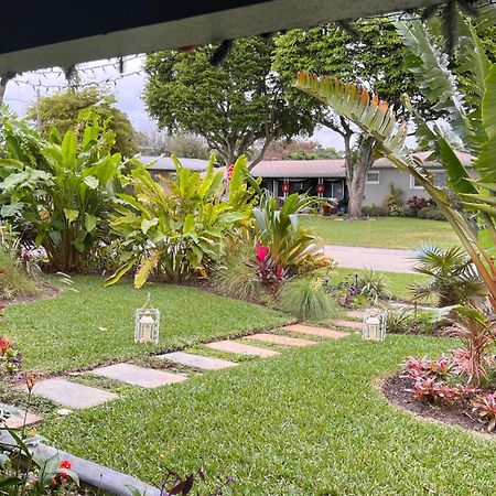 Paradise Gardens-Wilton Manors- Male Only ภายนอก รูปภาพ
